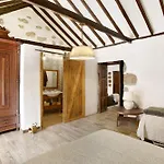 La Casa Nueva *